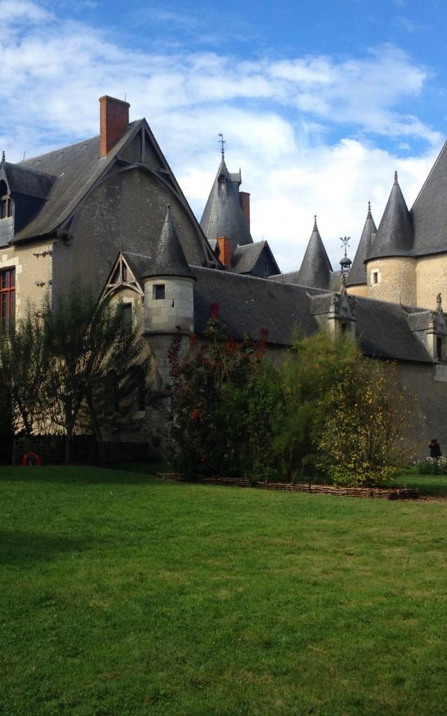 Chateau De Fougeres (32)